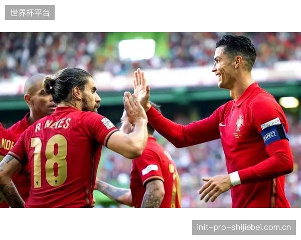后防领袖迪亚斯状态稳定，其长传精度将是葡萄牙由守转攻关键。